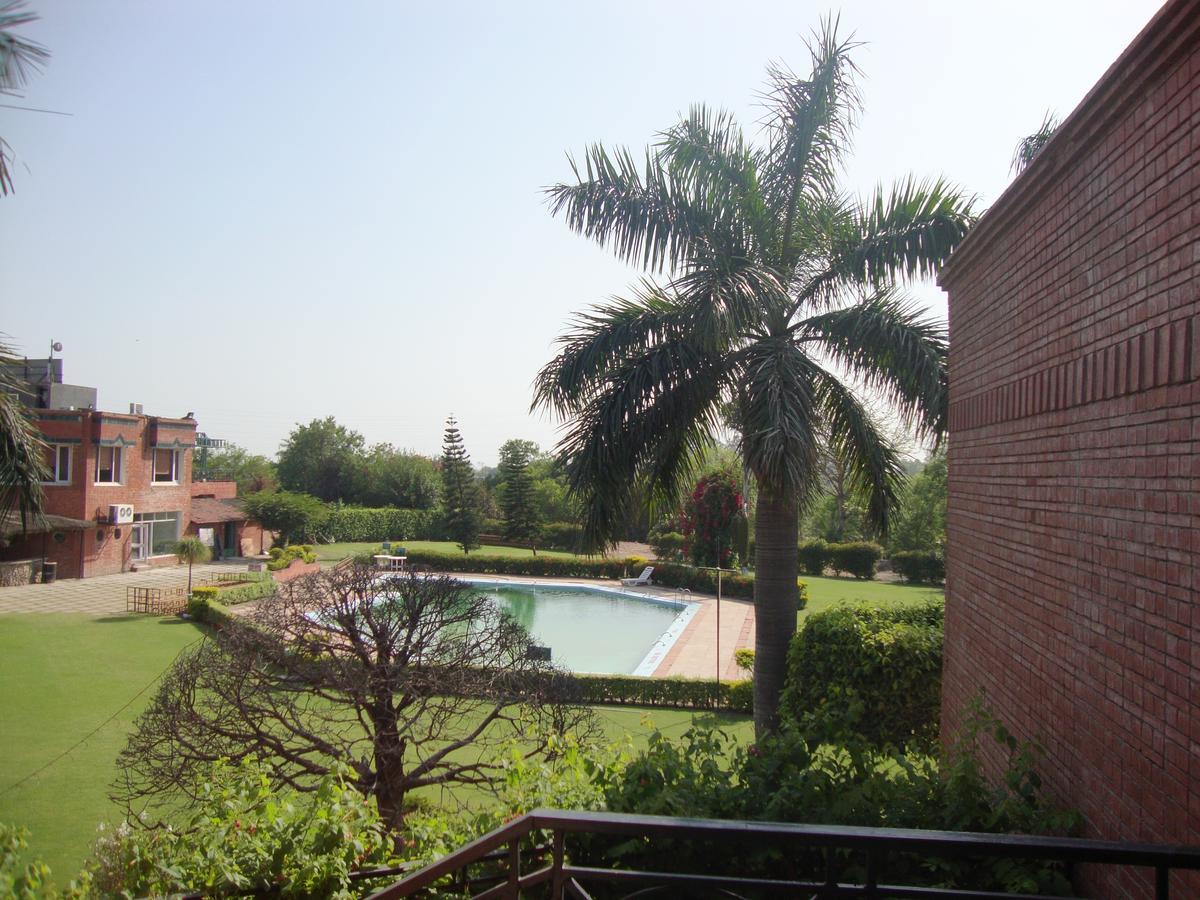 Hotel North Park Panchkula Dış mekan fotoğraf