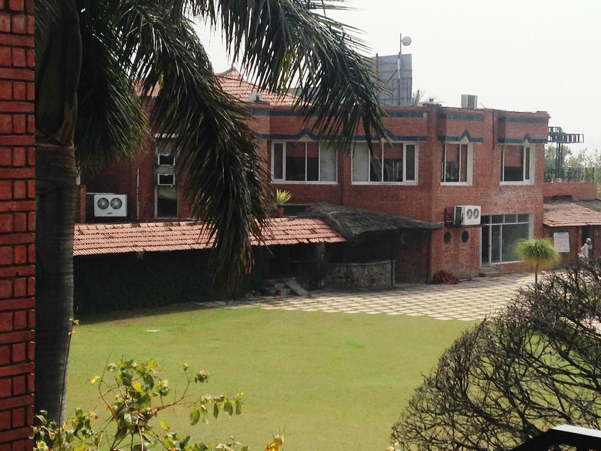 Hotel North Park Panchkula Dış mekan fotoğraf