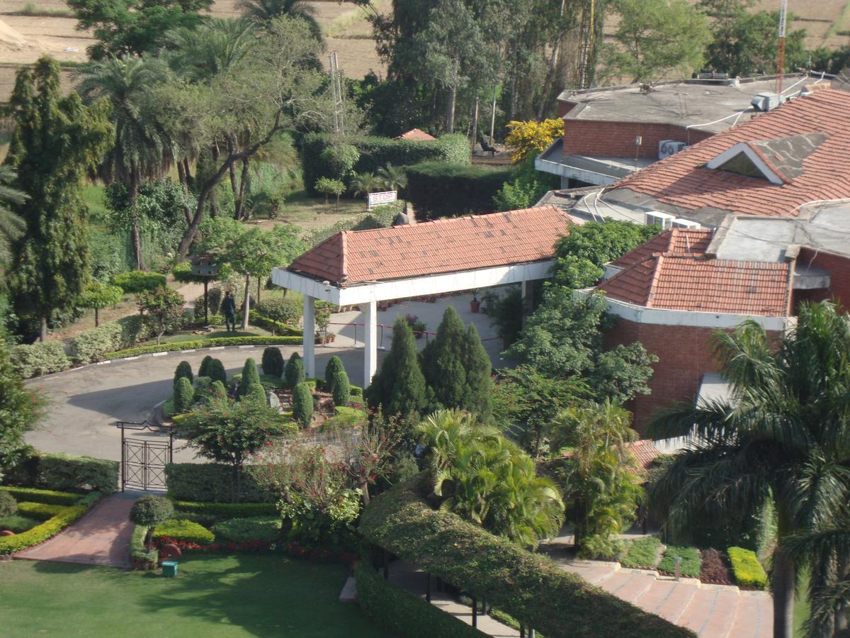 Hotel North Park Panchkula Dış mekan fotoğraf